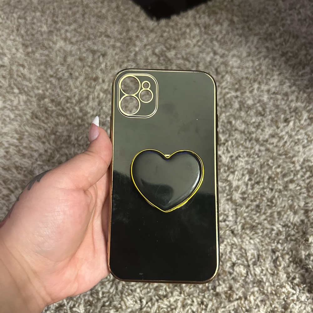Black case with heart pop socket for iPhone 11